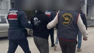 Çorum'da 10 evden hırsızlık yapan 2 şüpheli tutuklandı