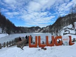 Ordu’daki Ulugöl buz tuttu