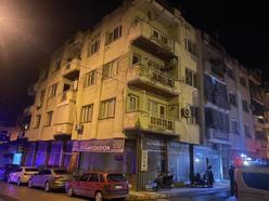 Manisa’da 4 katlı binada yangın