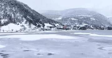 Buz tutan Çubuk Gölü, dronla görüntülendi