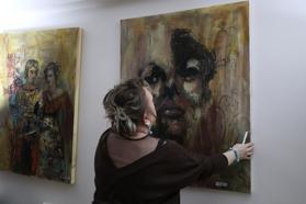 Emekli hemşire, 8 yıldır su altında resim yapıyor / Ek fotoğraflar