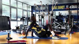 N'Golo Kante, Fenerbahçe'de ilk antrenmanını yaptı