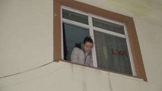 Bir evde zorla tutulan kadını polis ve itfaiye kurtardı