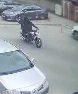 Kar maskeli şüpheliler, kuyumcu çalışanını darbedip 1 kiloya yakın altını alarak kaçtı (4)