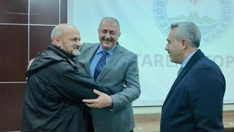 Vali Baydaş, küs olan başkan ve muhtarı barıştırdı