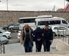 Emekli doktoru 650 bin dolarını alıp, dolandıran 5 şüpheli tutuklandı