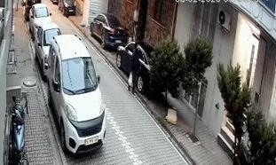 İstanbul- Esenyurt’ta kaldırıma park edilen bazı araçları çizdi