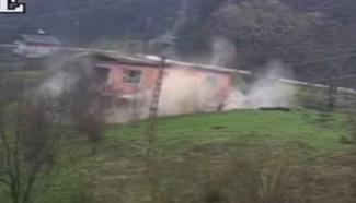 Kastamonu'da heyelan nedeniyle 2 katlı ev çöktü: O anlar kamerada