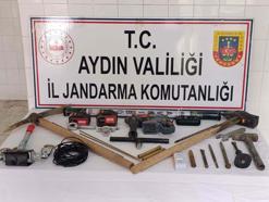 Aydın'da kaçak tarihi eser kazısı yapan 3 şüpheliye suçüstü