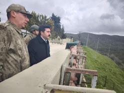 Yayladağı Kaymakamı Suriye sınırındaki karakolları denetledi