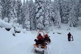 JAK timinden karla kaplı ormanda zorlu tatbikat