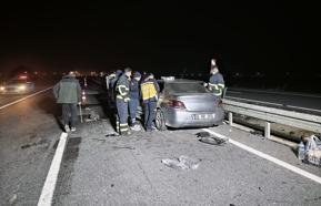 Nusaybin’de otomobil bariyerlere çarptı: 1’i ağır 3 yaralı