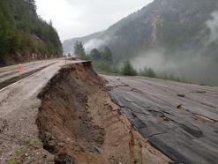 Adana'da helikopter pisti olarak kullanılan alan, heyelanda çöktü