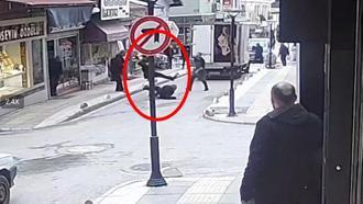 Tabanca ile vurup tekmeledi; o anlar kamerada