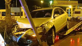 Adana'da otomobil ile minibüs çarpıştı: 3 yaralı