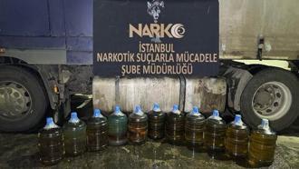 Sarıyer’de durdurulan TIR’ın özel bölmesinde 183 litre uyuşturucu ele geçirildi