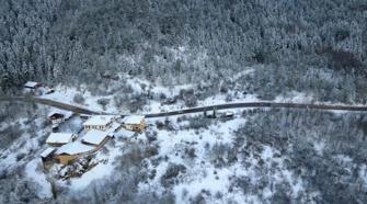 Karabük'ün yüksek kesimlerine kar yağdı