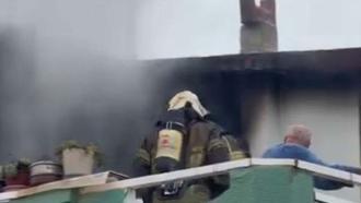 İzmir'de ev yangını: 1 ölü, 1 yaralı