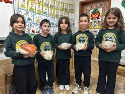 Minik öğrencilerden ihtiyaç sahiplerine ramazan yardımı