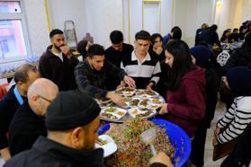 Şarkışla'da üniversite öğrencileri iftarda buluştu