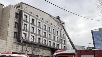 Merter Polisevi'nin çatısında çıkan yangın söndürüldü