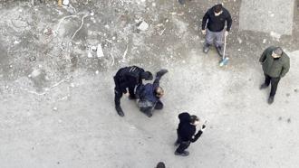 Diyarbakır’da kadınlara ve araçlara saldıran zihinsel engelli gözaltında