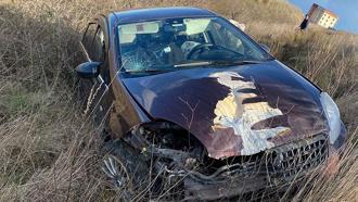 Yoldan çıkan otomobil tarlaya savruldu: 3 yaralı