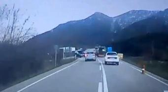 Eğirdir'de iki araç çarpıştı: 5 yaralı (2)