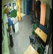 Oyun salonunda tartıştığı kişiyi bıçakla yaraladı