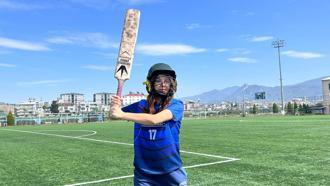 Osmaniye’de ilk kez düzenlenen genç kızlar kriket il seçmesi sona erdi