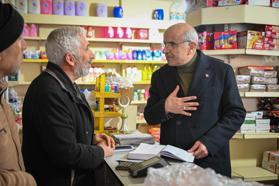 Başkan Er, 'Zimem Defteri' geleneği ile vatandaşların bakkal ve fırın borçlarını kapattı