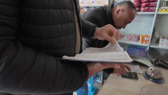 ‘Zimem Defteri’ geleneğiyle memleketinde fırın ve bakkallardaki 3 milyon TL’lik borcu kapattı