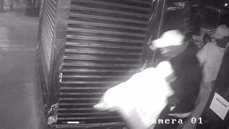 Bilecik’te kuyumcu soygunu; o anlar kamerada