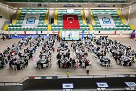 Yıldırım Belediyesi’nden Dünya Yetimler Günü’ne özel iftar yemeği