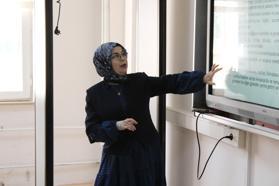 Doğuştan bedensel engelli Tuğba, azmiyle önce memur sonra öğretmen oldu