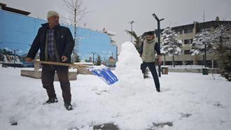 Van'da 143 yerleşim yerinin yolu kardan kapandı/Ek fotoğraflar