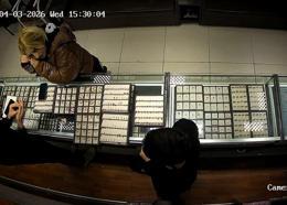 Kuyumcudaki hırsızlık kamerada