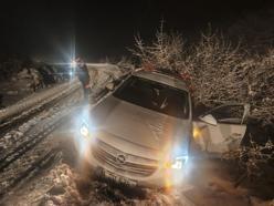 Diyarbakır’da kar yağışı kazalara yol açtı