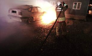 Hatay’da park halindeki otomobil yandı