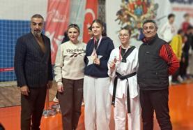 Tekvandoda Burdurlu sporculardan 2 bronz madalya