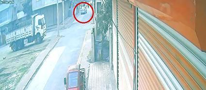 Husumetlileri evin önünde 2 kişiyi yaraladı: Şüpheliler yakalanmadı, korku içerisinde yaşıyoruz