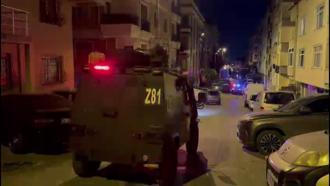 Maltepe’de park halindeki 3 araç yandı