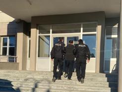 Sivas'ta göçmen kaçakçılığı şüphelisi tutuklandı