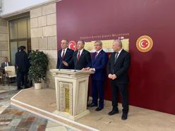 Davutoğlu: Türkiye ara bulucu girişimlerini artırmalıdır