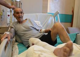 Tıkalı lavaboyu açmaya çalıştı, kimyasal yanıkla hastanelik oldu