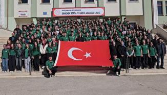 Karaman'da öğrencilerden, 7'den 70'e İstiklal Marşı klibi