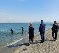 İzmir'de kaçak olarak midye toplayan 3 şüpheliye gözaltı