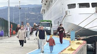 Amasra'ya kruvaziyerle 2026 yılının ilk turistleri geldi