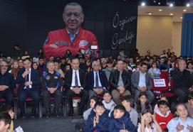 Astronot Gezeravcı: Çocukların uzaya ilgisi had safhada