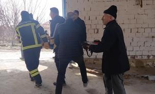 Depoda duvar çöktü; dengesini kaybedince elini makineye kaptıran Melih'in parmakları koptu